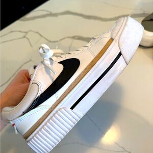 Nike Court Legacy Lift